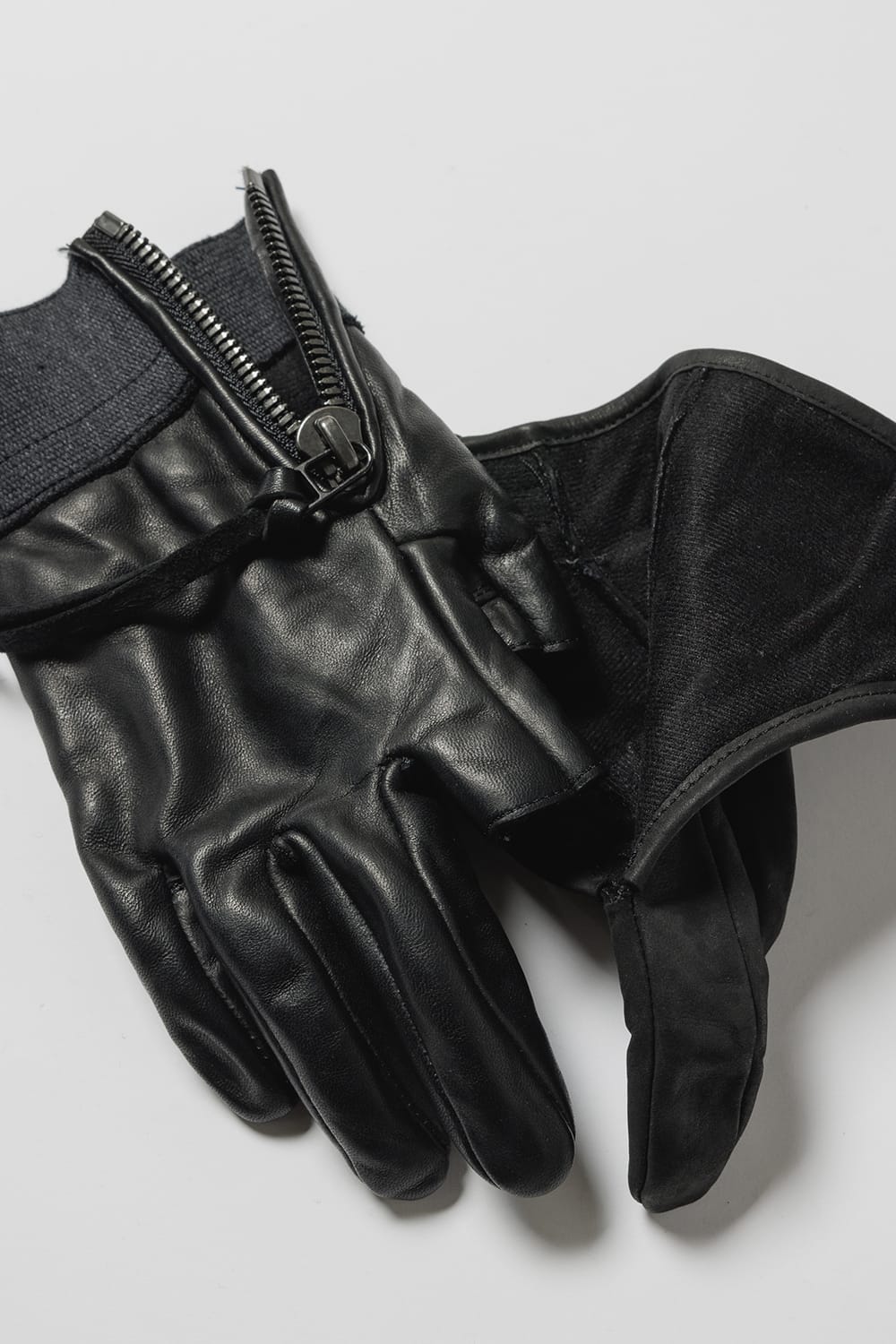 D.HYGEN Collaboration Gloves
