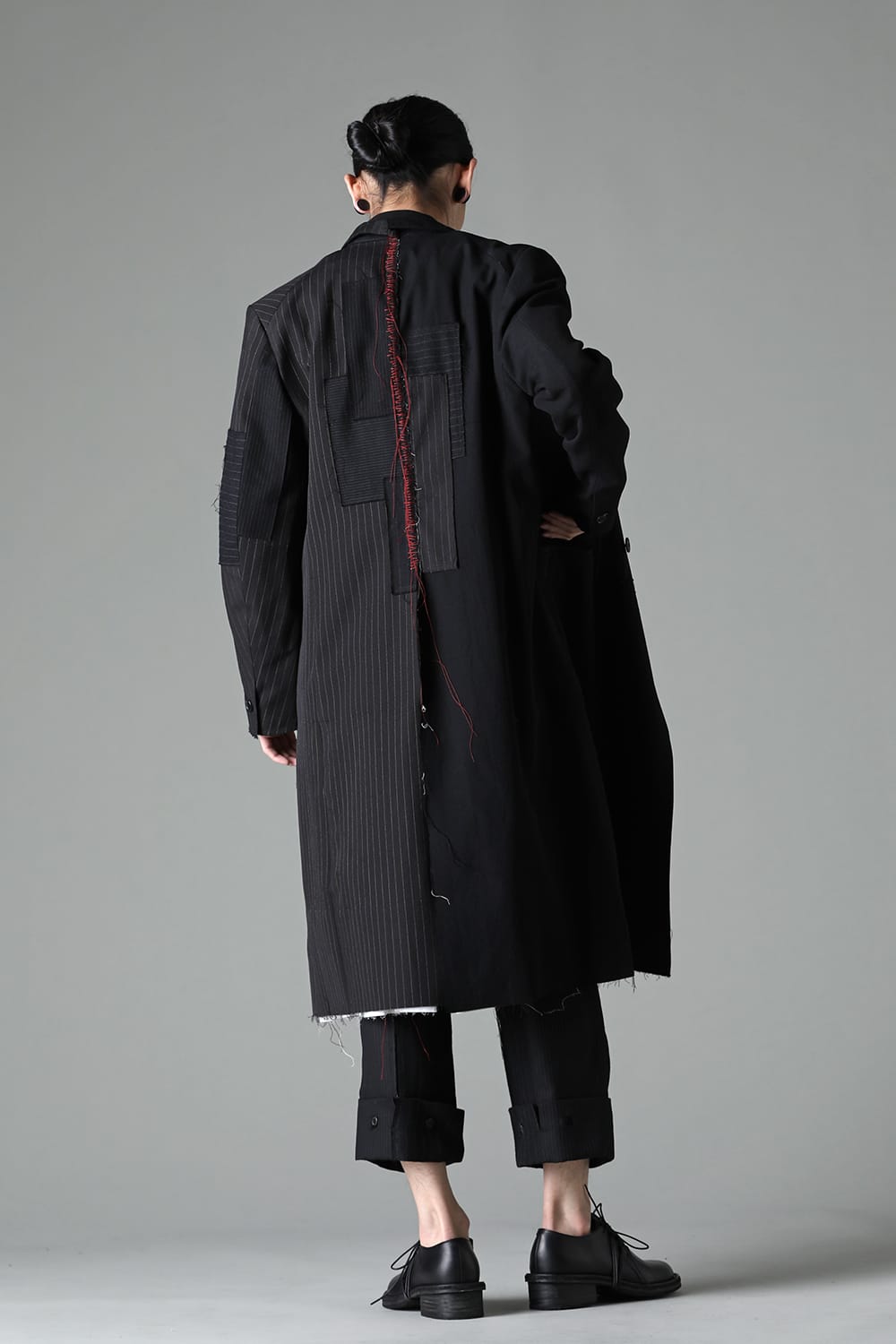 PATCHED CHESTER COAT BLACK / RED STITCH