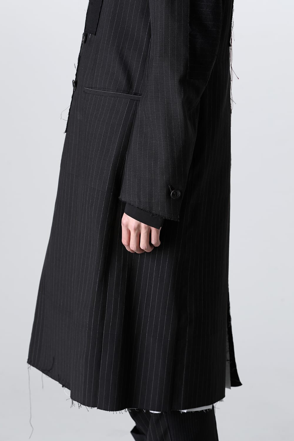 PATCHED CHESTER COAT BLACK / RED STITCH