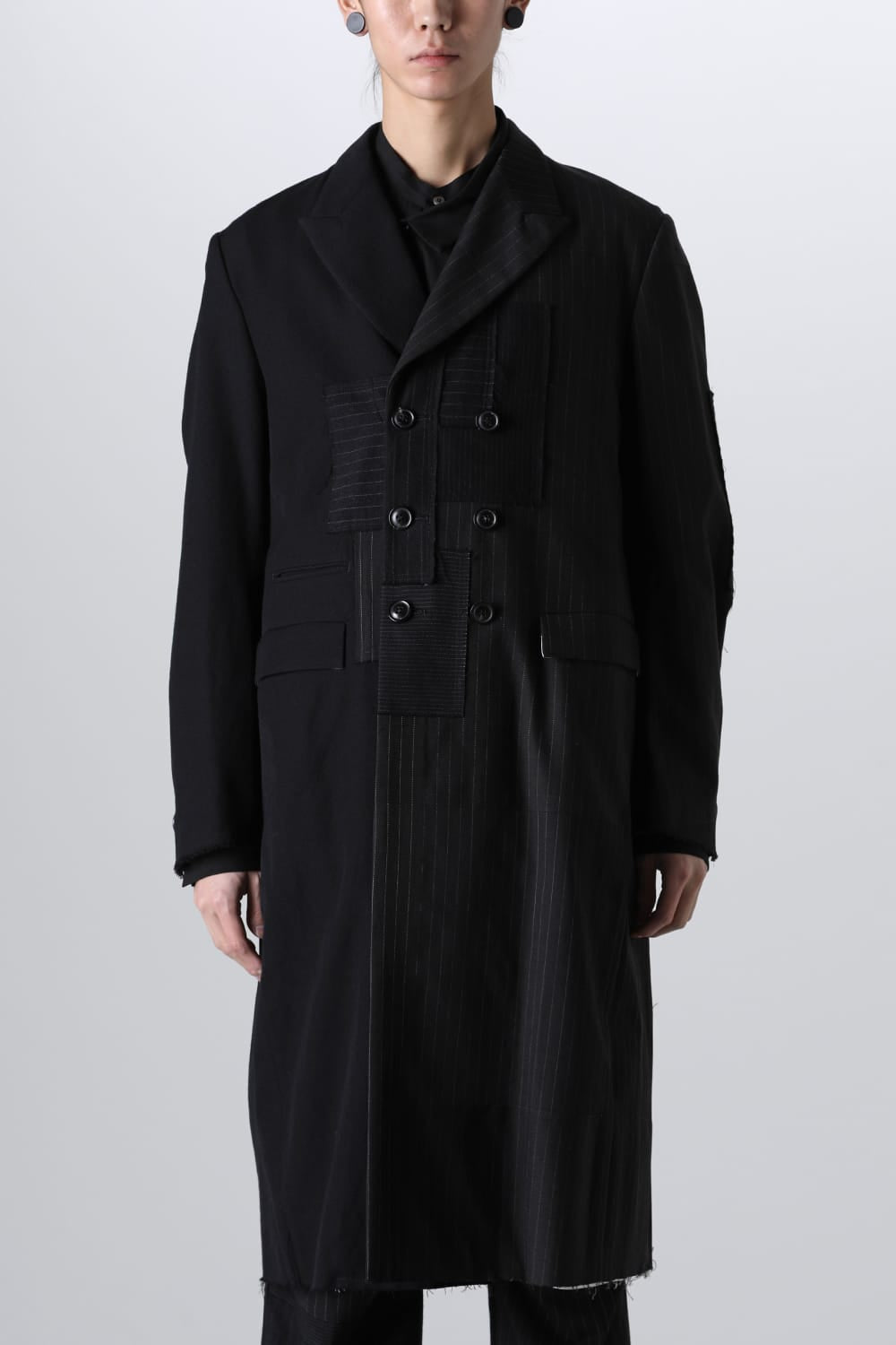 PATCHED CHESTER COAT BLACK / WHITE STITCH