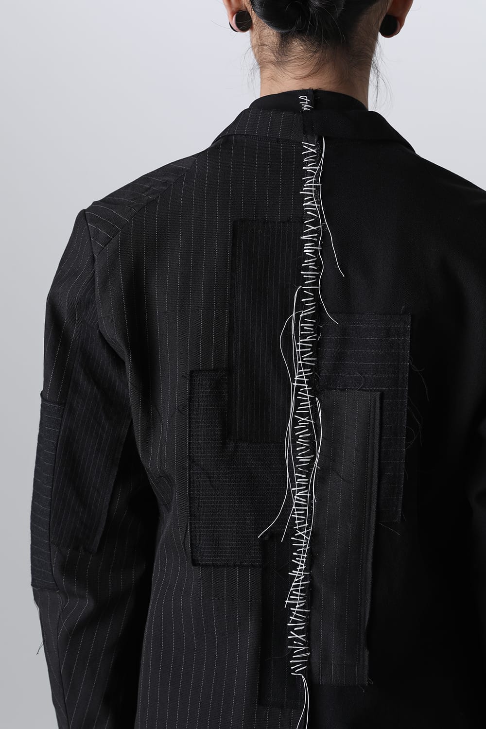 PATCHED CHESTER COAT BLACK / WHITE STITCH