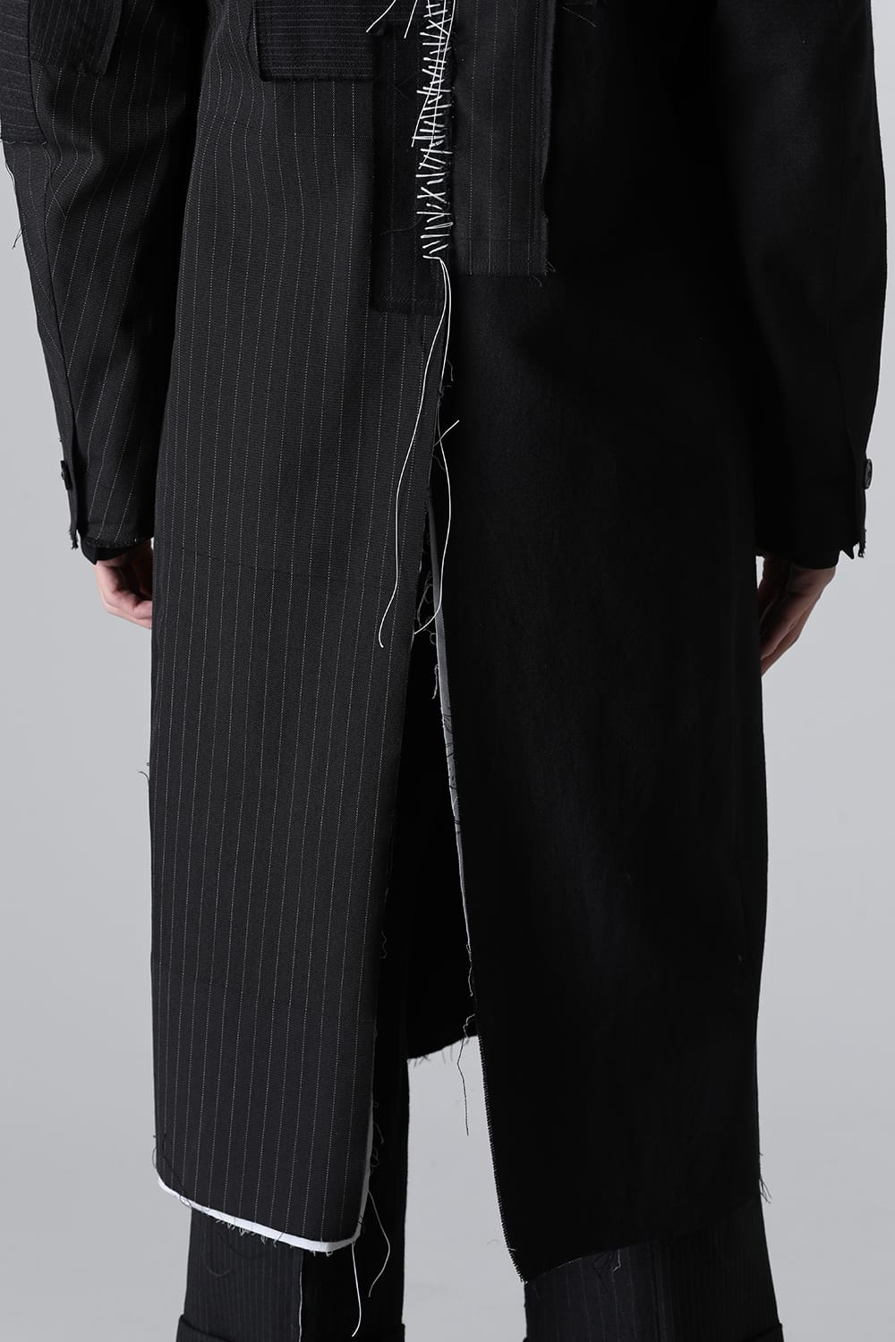 PATCHED CHESTER COAT BLACK / WHITE STITCH