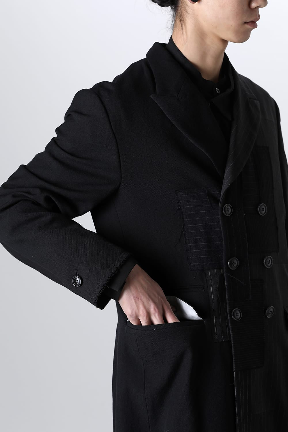 PATCHED CHESTER COAT BLACK / WHITE STITCH