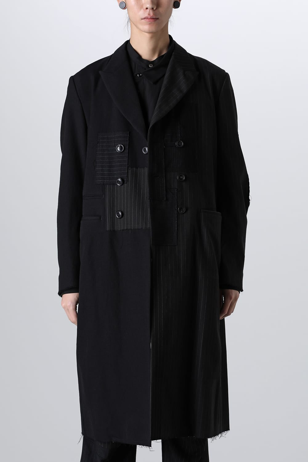PATCHED CHESTER COAT BLACK / WHITE STITCH
