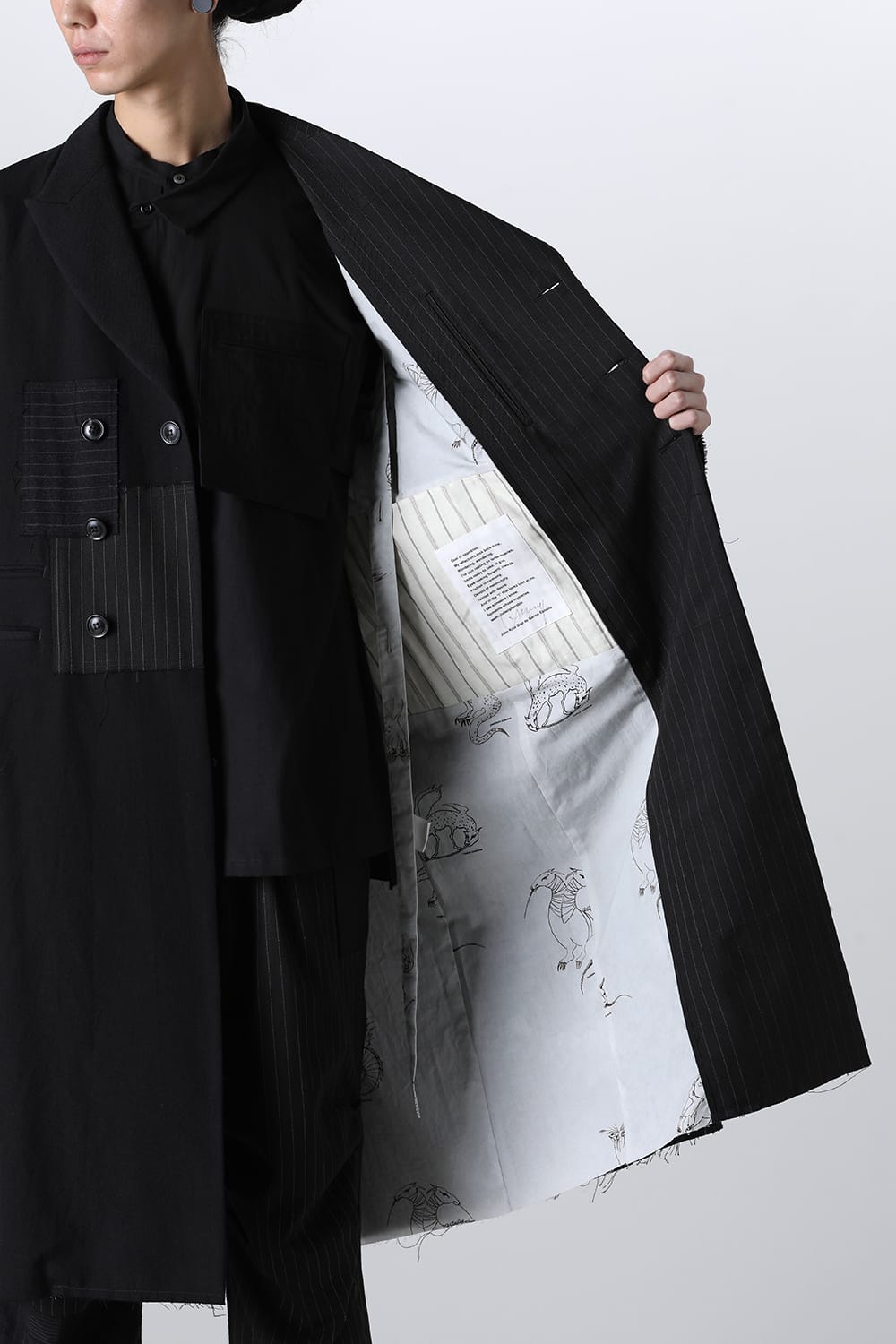 PATCHED CHESTER COAT BLACK / WHITE STITCH