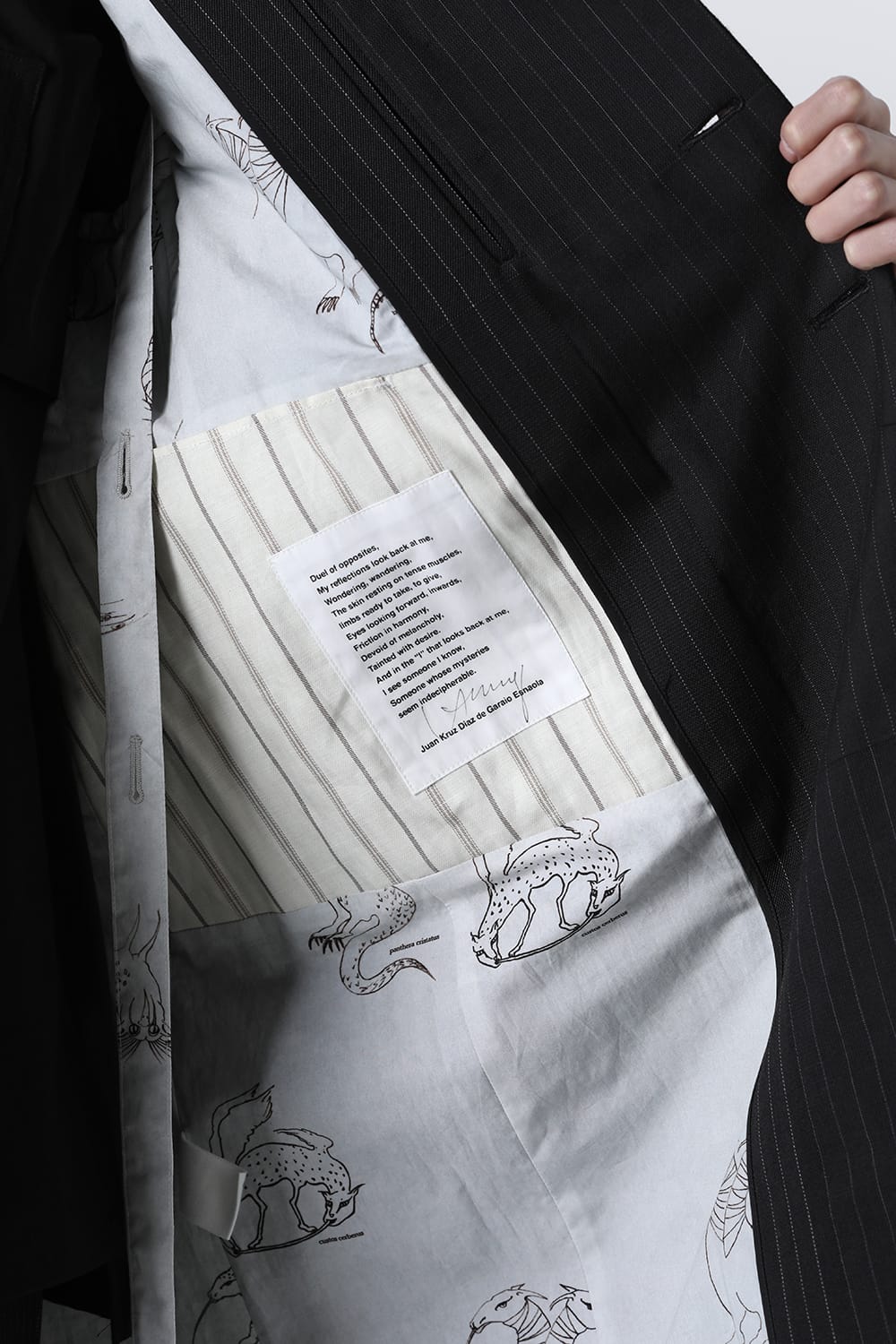 PATCHED CHESTER COAT BLACK / WHITE STITCH