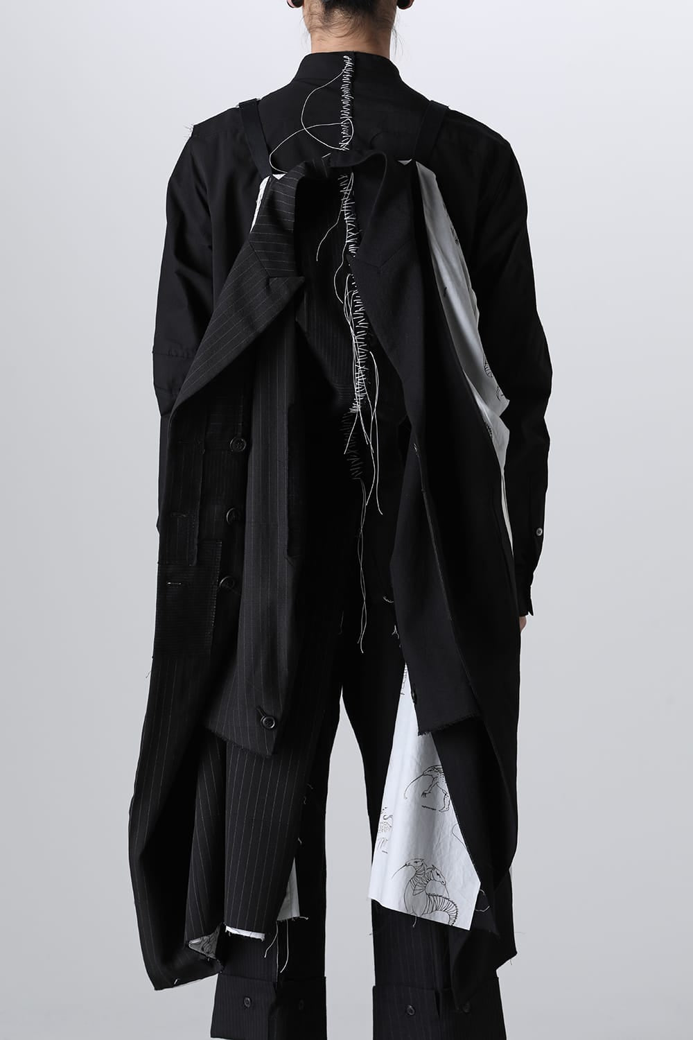 PATCHED CHESTER COAT BLACK / WHITE STITCH