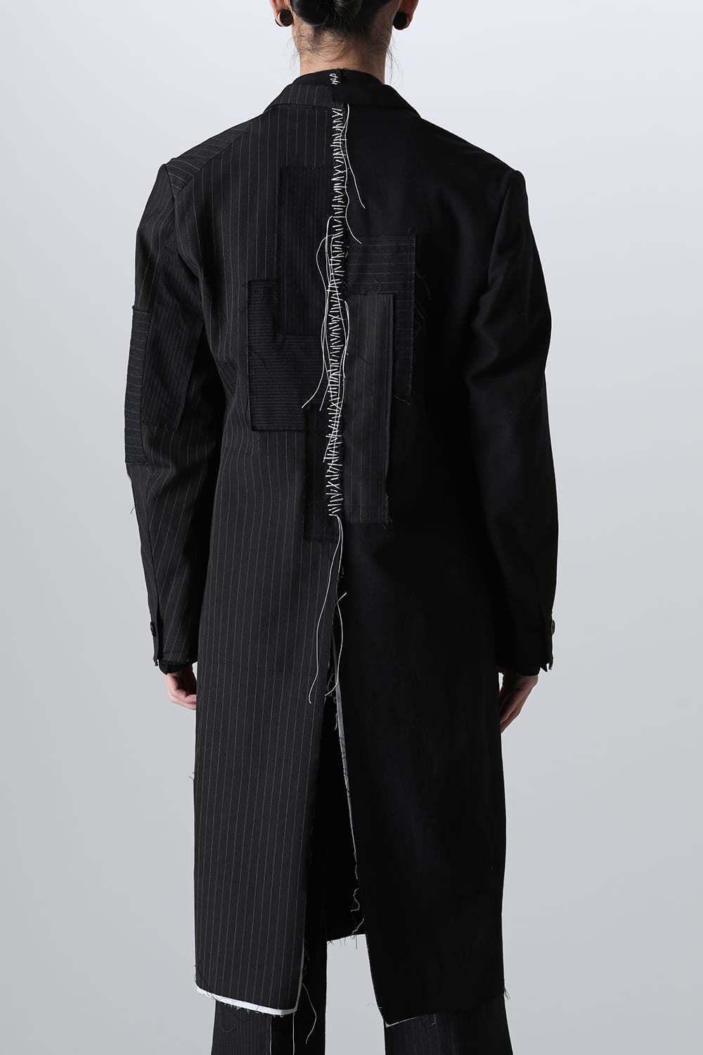PATCHED CHESTER COAT BLACK / WHITE STITCH