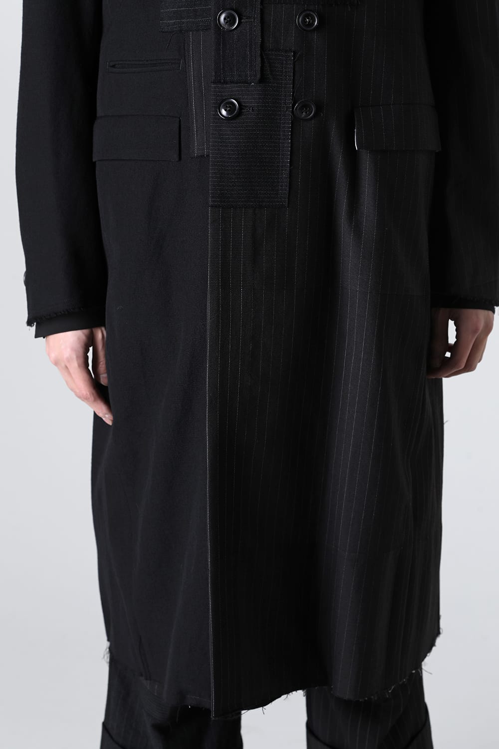 PATCHED CHESTER COAT BLACK / WHITE STITCH