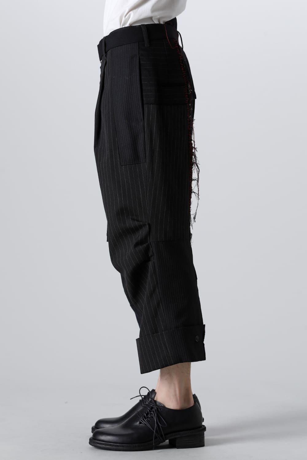 PATCHED WIDE CROPPED TROUSERS BLACK / RED STITCH