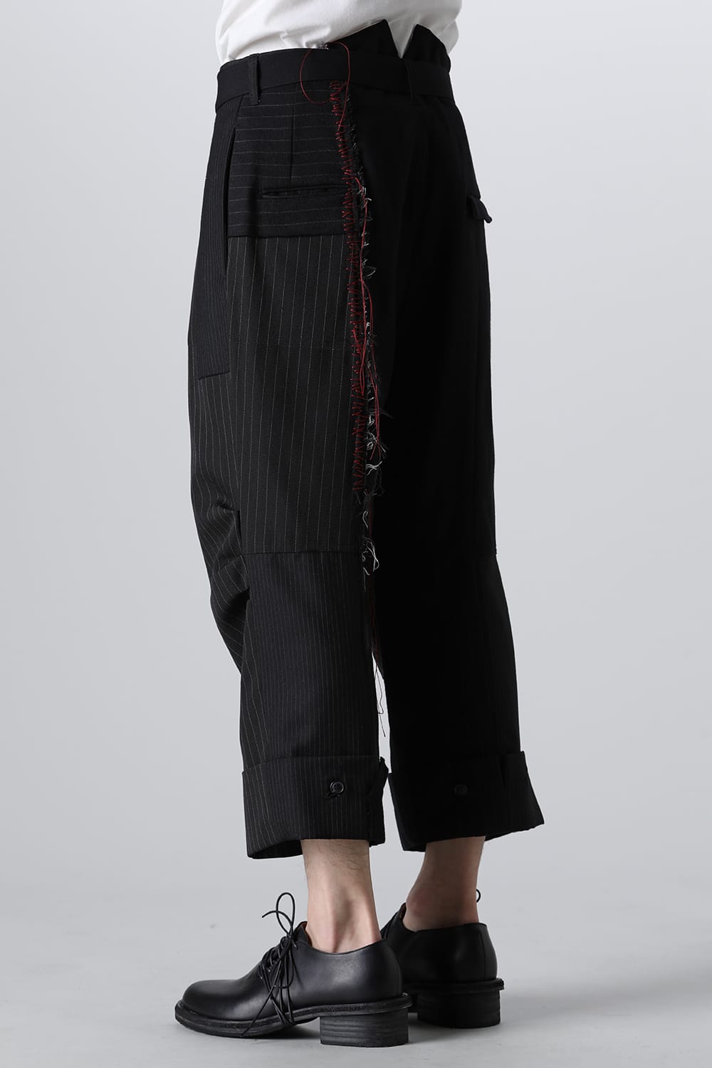 PATCHED WIDE CROPPED TROUSERS BLACK / RED STITCH