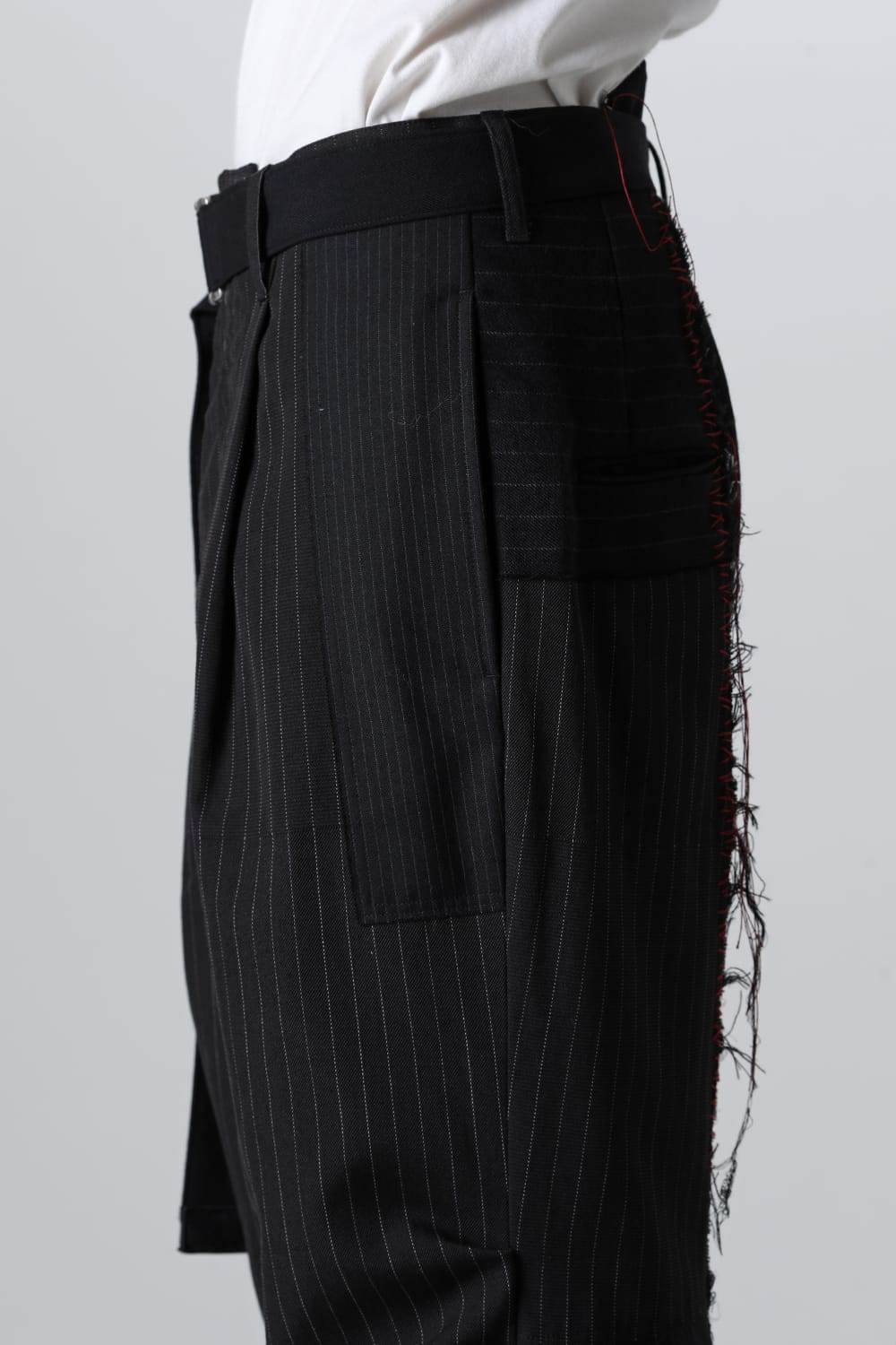 PATCHED WIDE CROPPED TROUSERS BLACK / RED STITCH