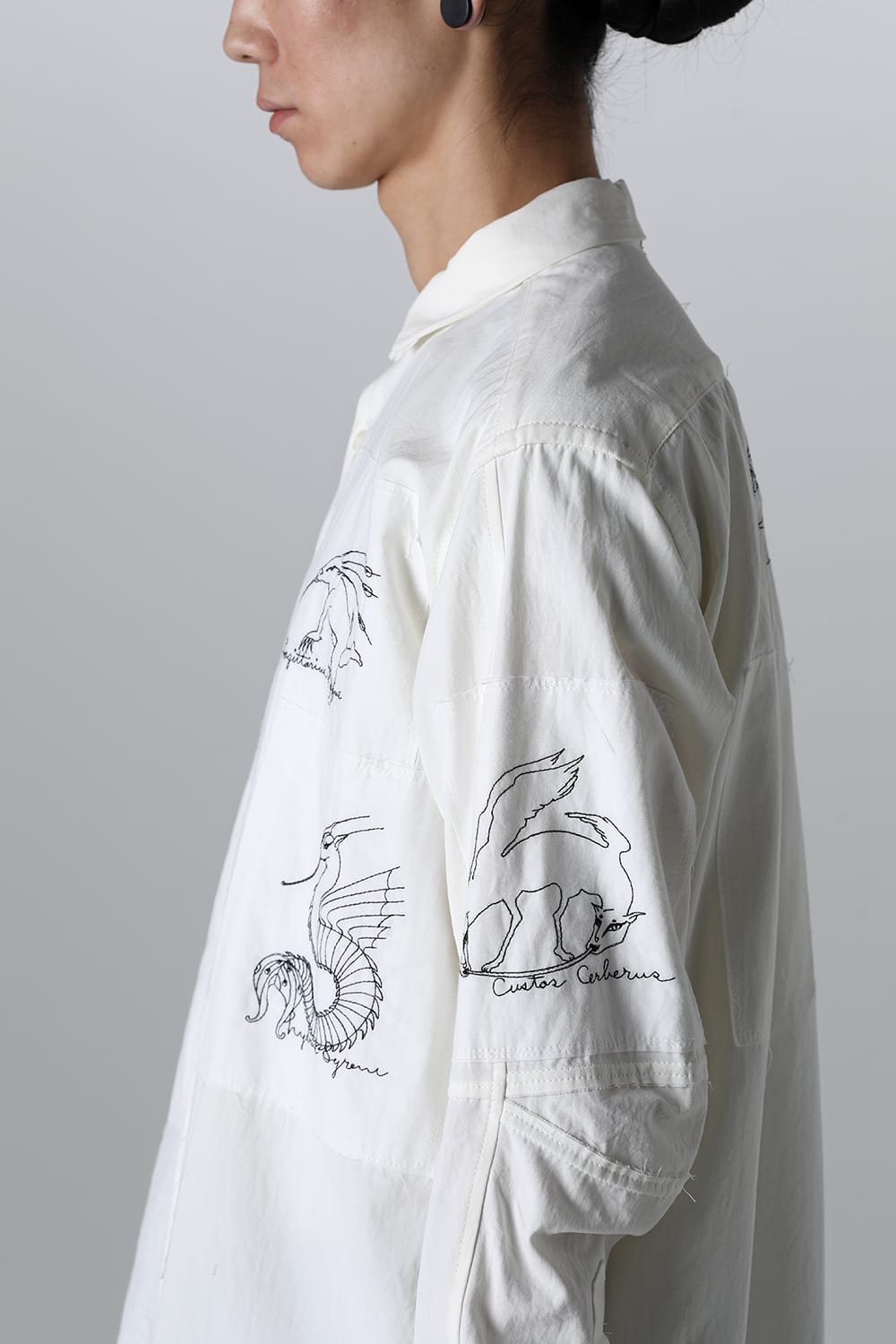 BEASTS EMBROIDERED SHIRT WHITE / RED STITCH