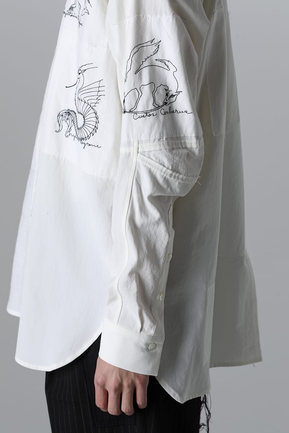 BEASTS EMBROIDERED SHIRT WHITE / RED STITCH