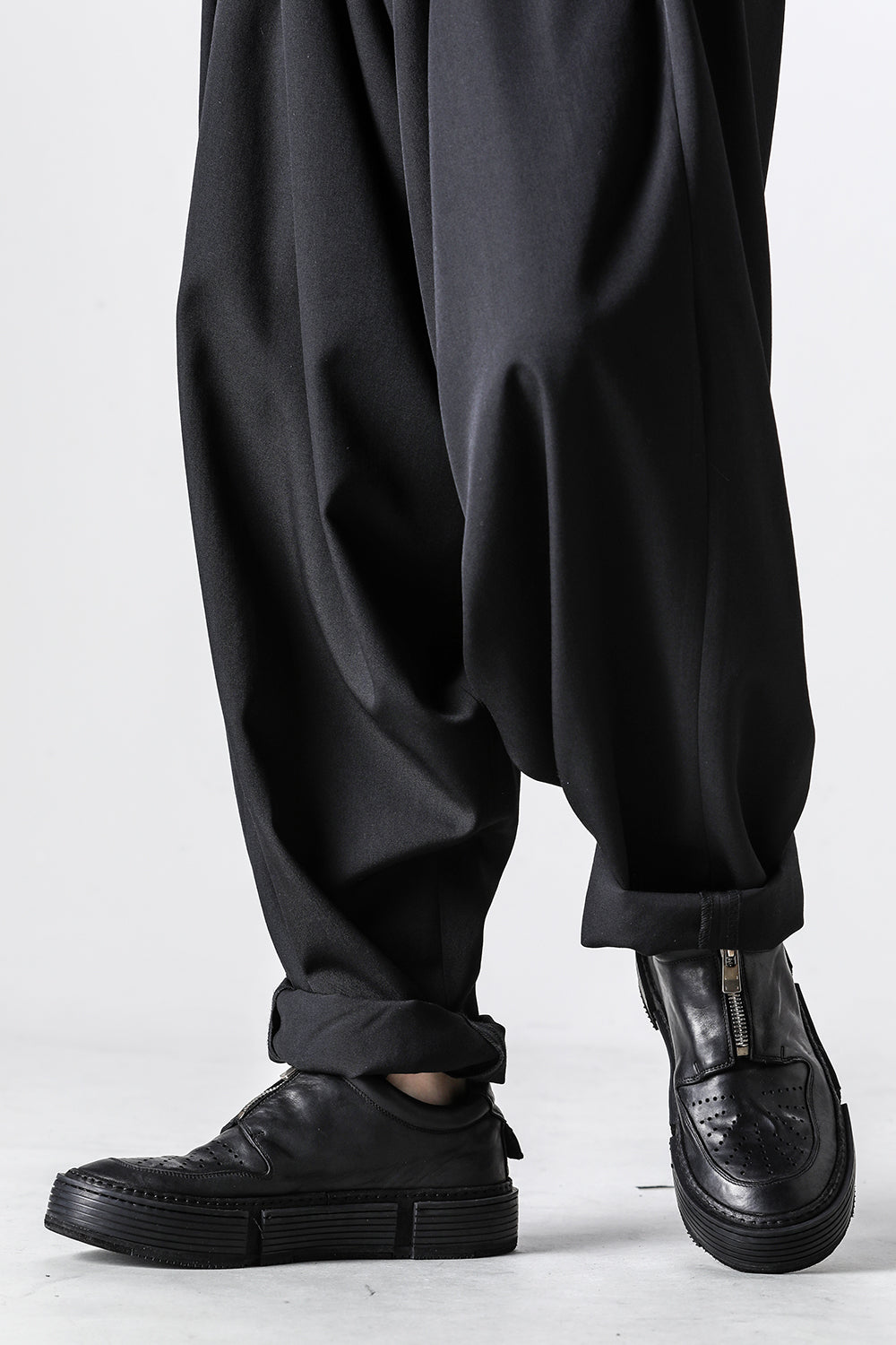 Front Zip Sneaker Horse Full Grain Leather GJ01