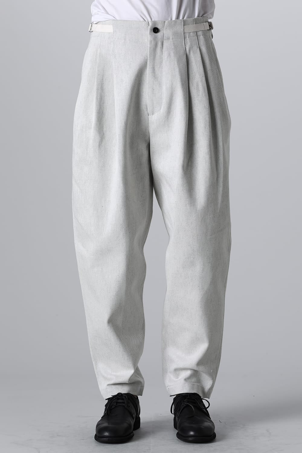 THREE TUCKS TAPERED PANTS