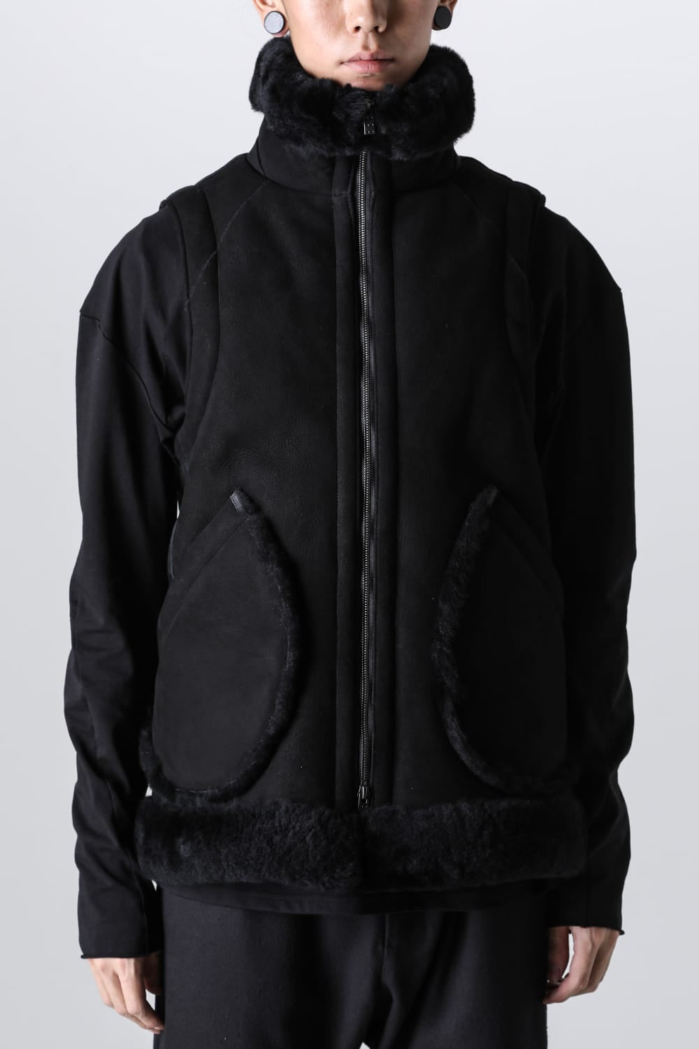 High neck  Vest Sheep Skin Black