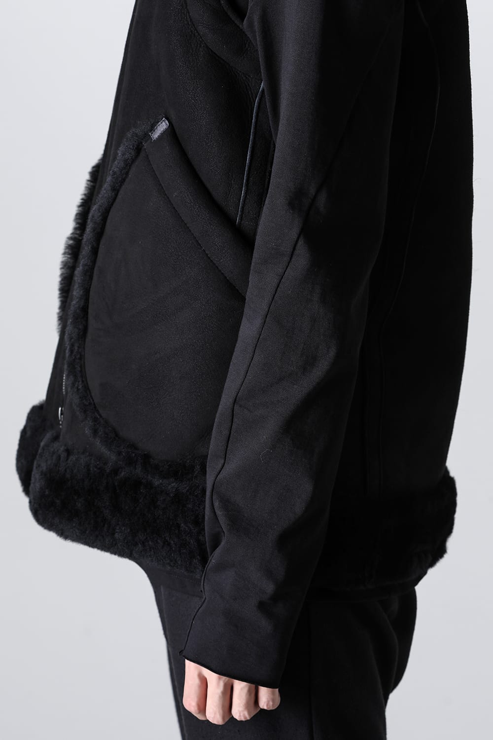High neck  Vest Sheep Skin Black