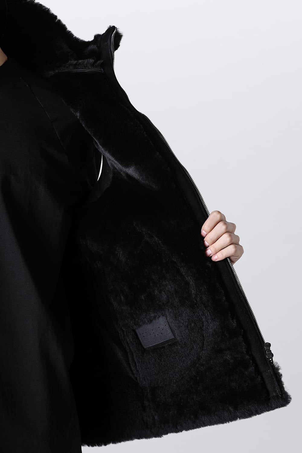 High neck  Vest Sheep Skin Black