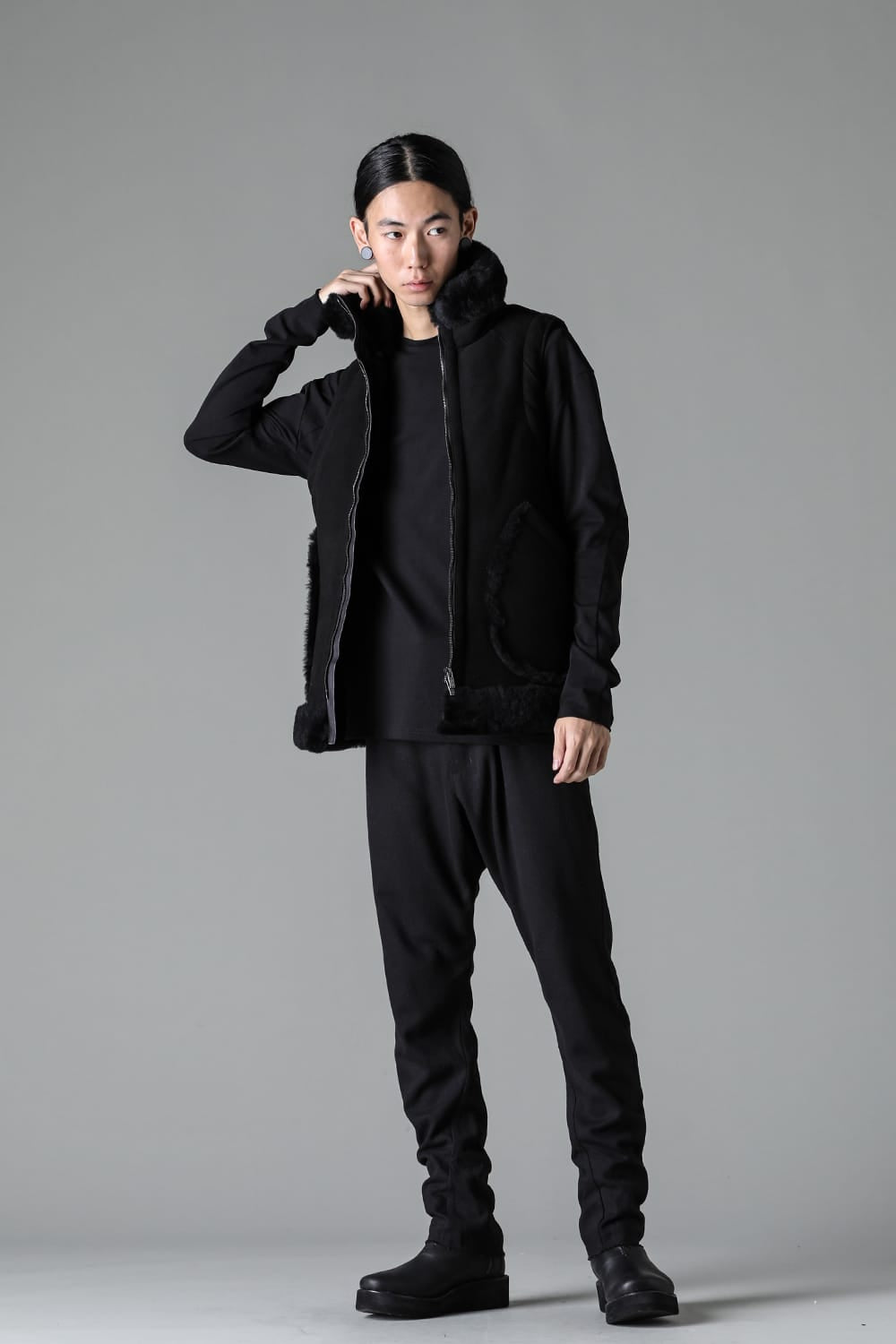 High neck  Vest Sheep Skin Black