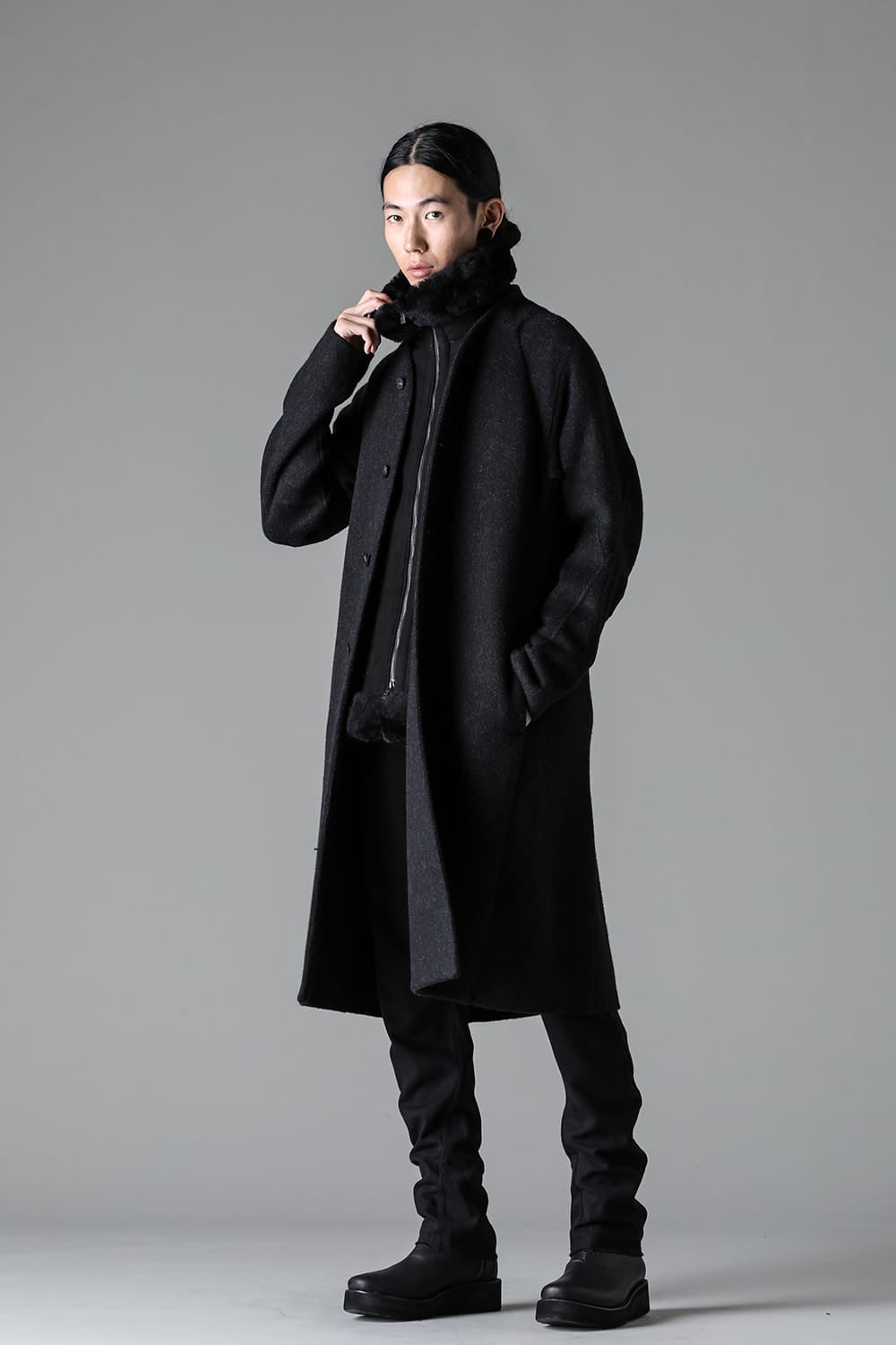 High neck  Vest Sheep Skin Black