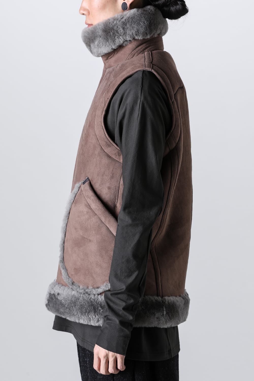 ハイネックベスト シープスキン ワームグレイ