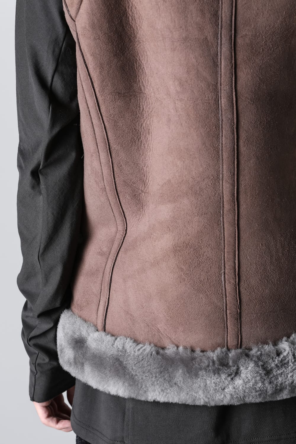 ハイネックベスト シープスキン ワームグレイ