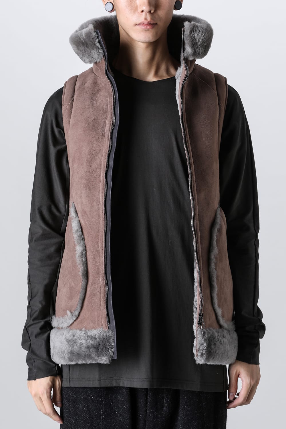 ハイネックベスト シープスキン ワームグレイ