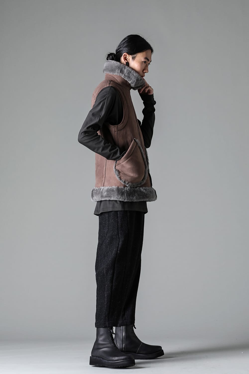 ハイネックベスト シープスキン ワームグレイ