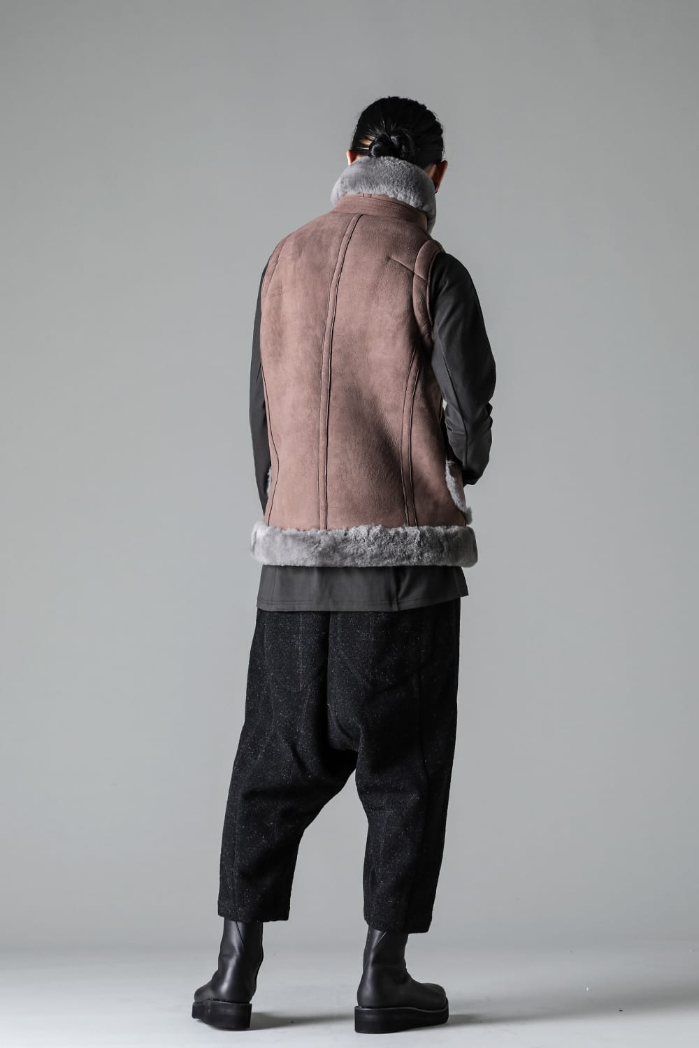 ハイネックベスト シープスキン ワームグレイ