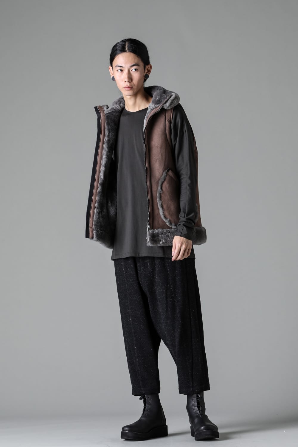 ハイネックベスト シープスキン ワームグレイ