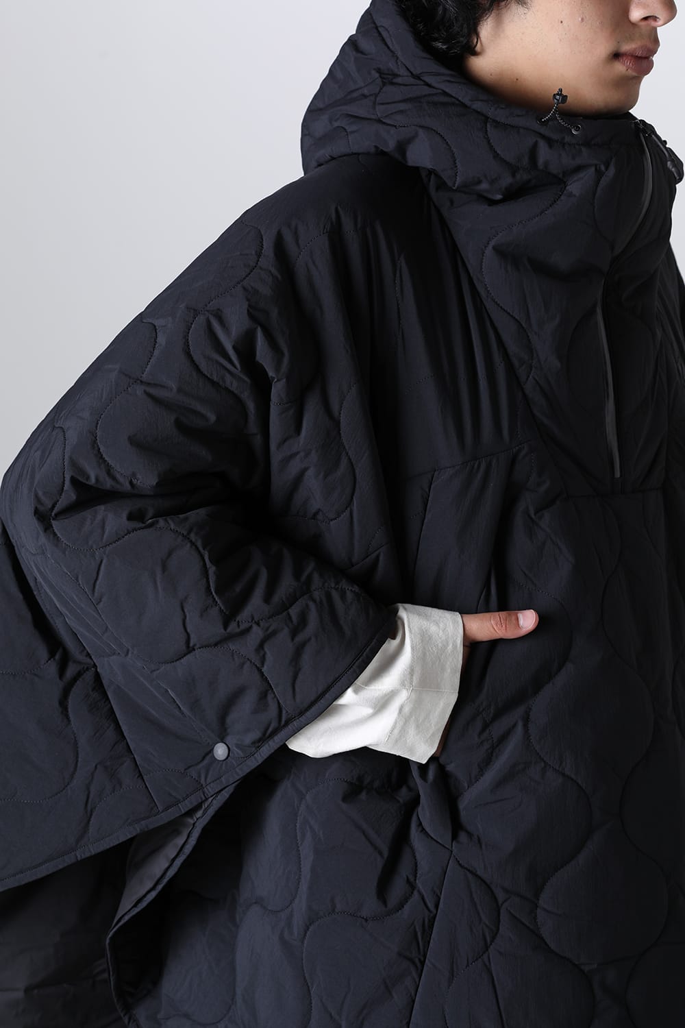 Heating Poncho Black