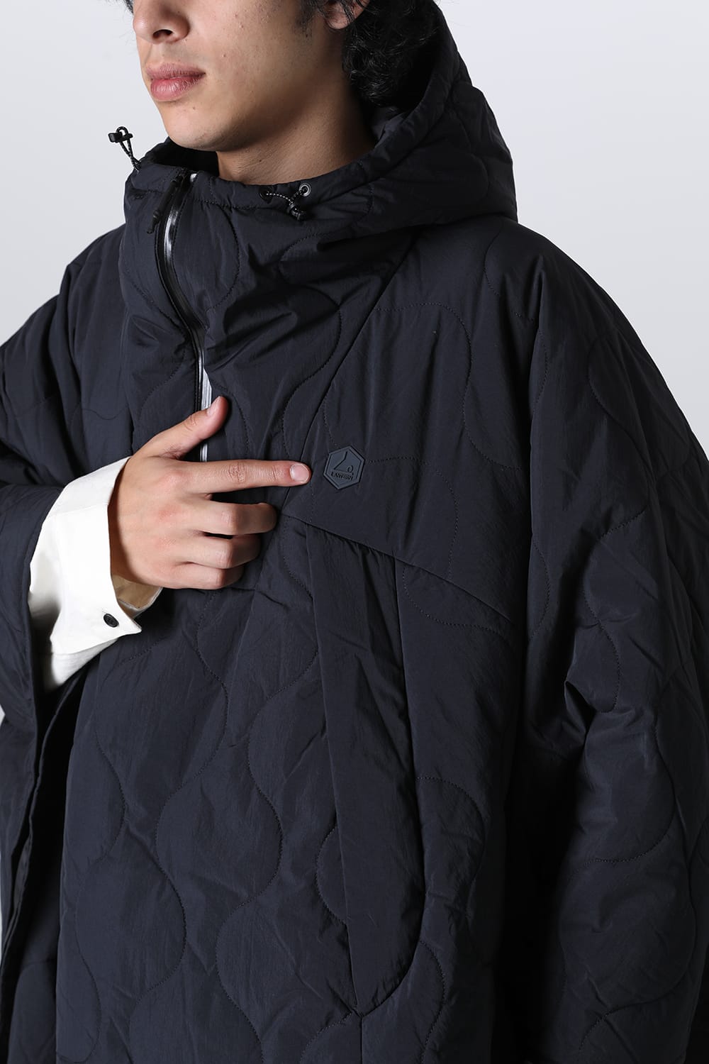 Heating Poncho Black