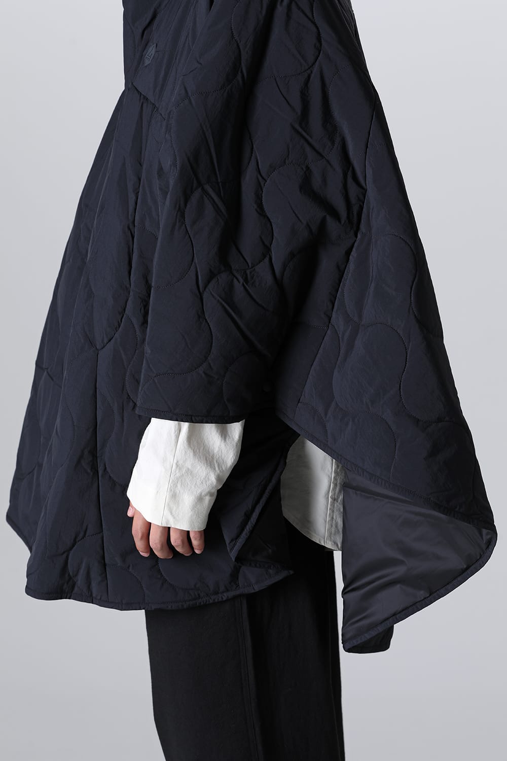 Heating Poncho Black