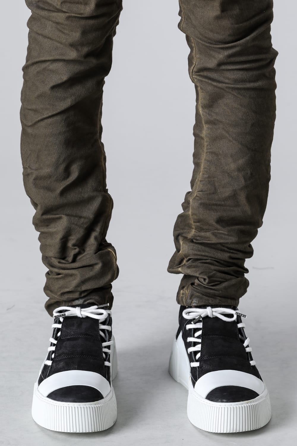 P13. Tight Fit DARK OAK Vinyl Coated FTS10001