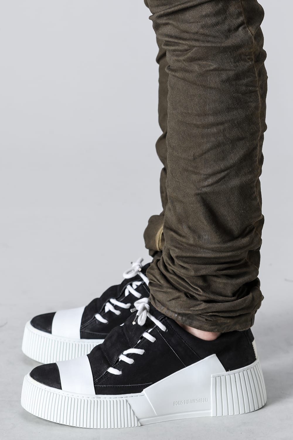 P13. Tight Fit DARK OAK Vinyl Coated FTS10001