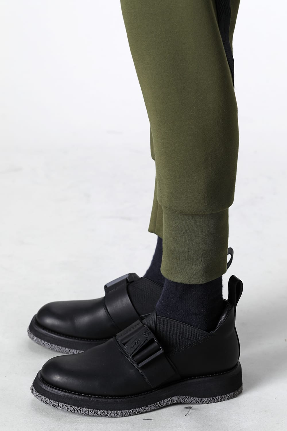 ライン ジャージーパンツ カーキ