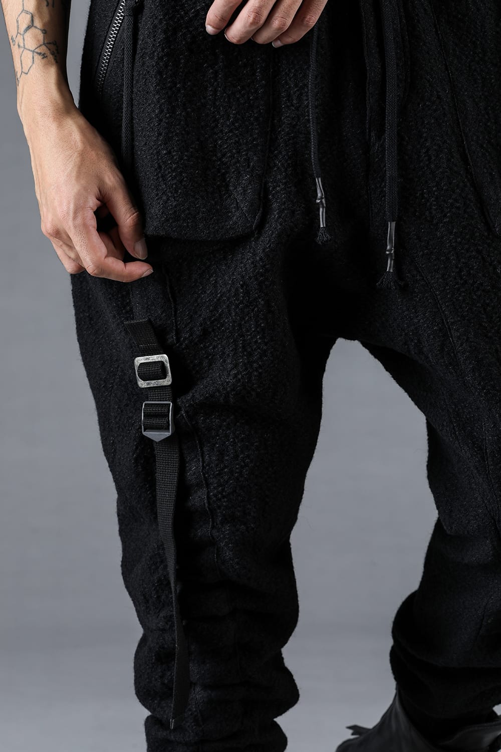 Dimple W×L×C Belt Adjust Wide Jog Pants
