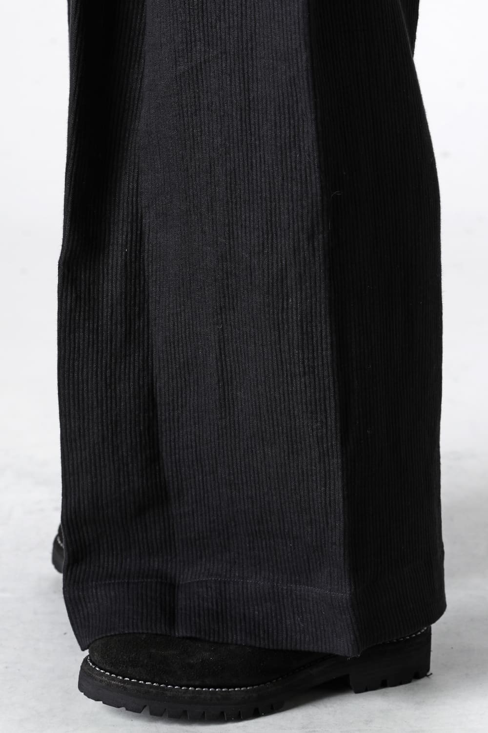 TROUSERS#76 Black Riged Linen