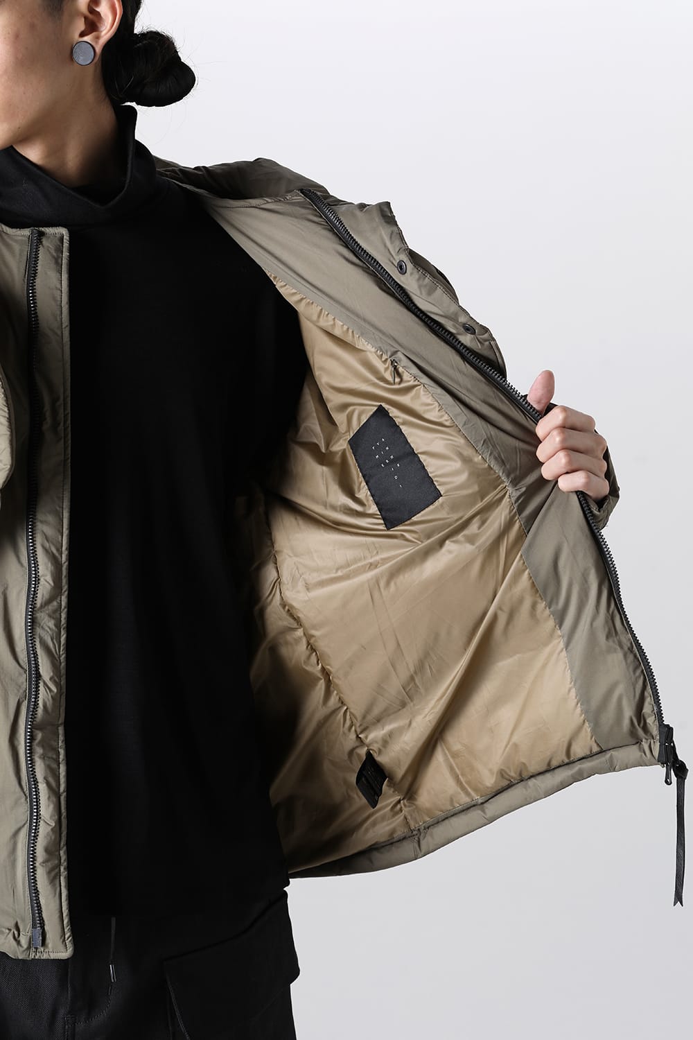 ダウンジャケット カーキ