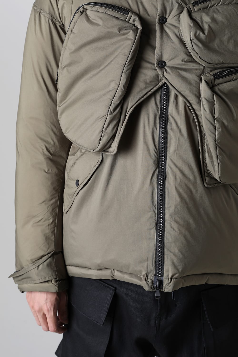 ダウンジャケット カーキ