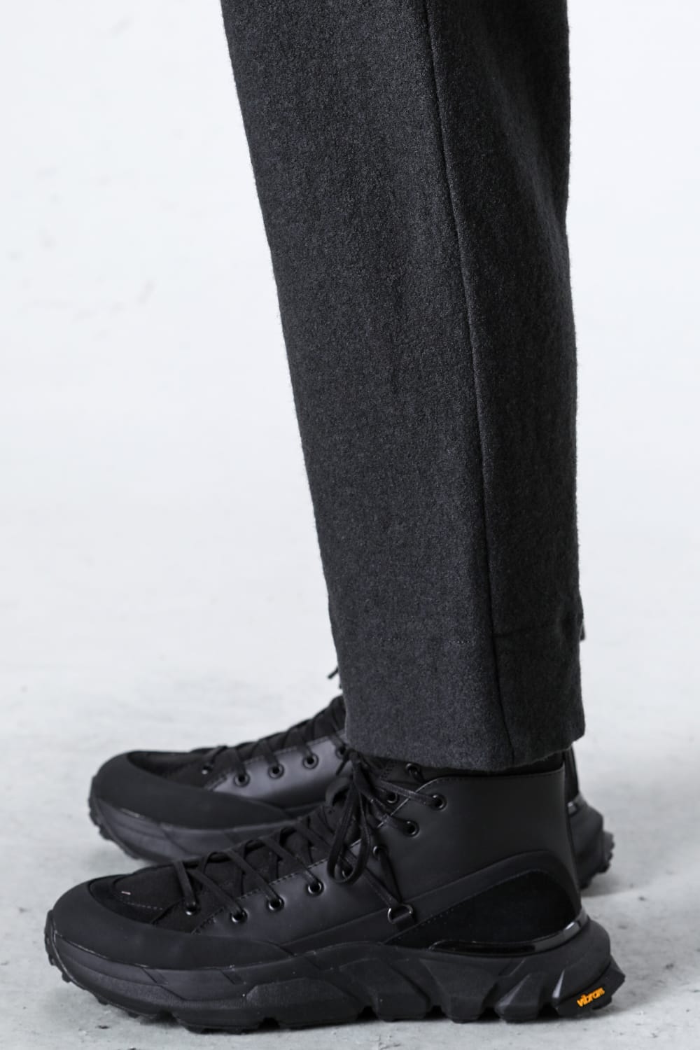 Fulling Wide Cropped Trousers Gray