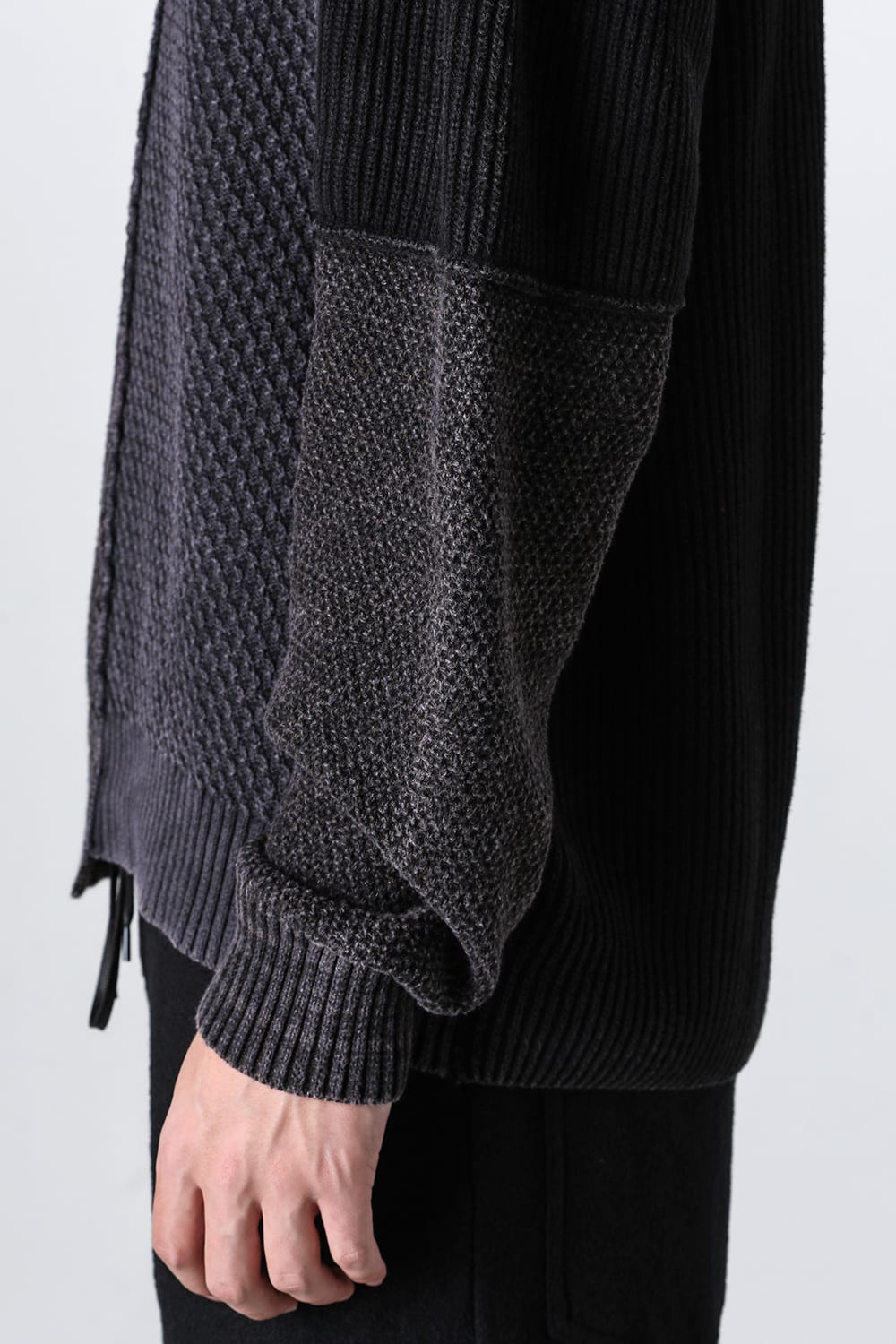 Fading Fragment Sweater Dark Gray