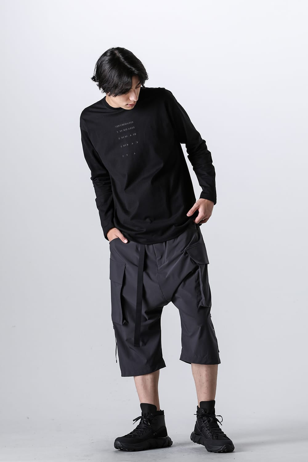 Embroidered L/S T-shirt Black