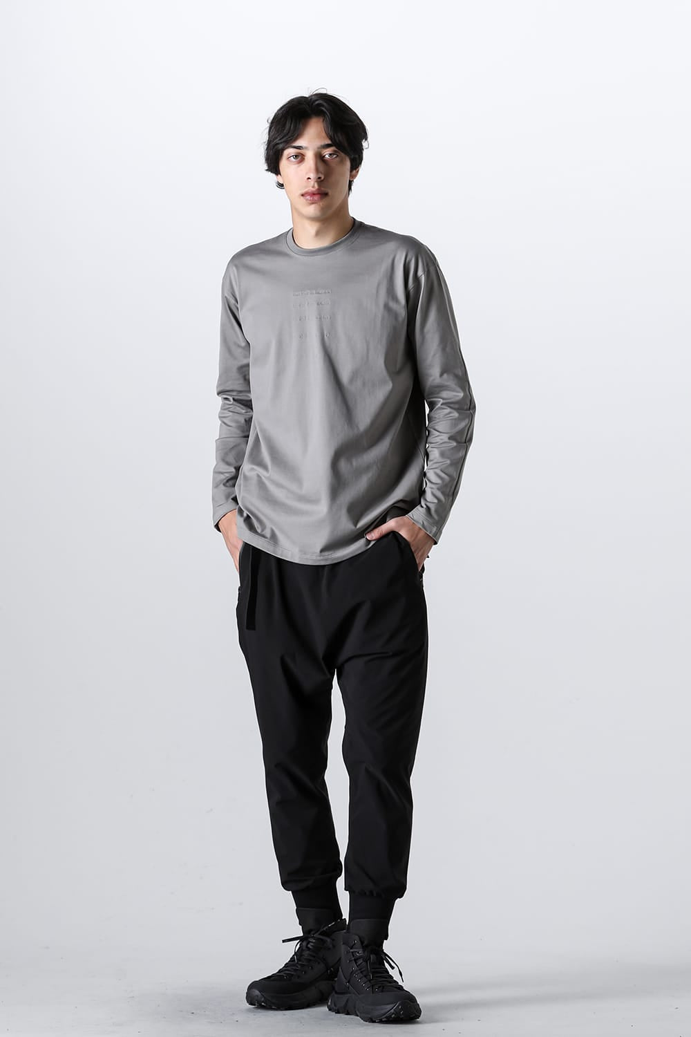 Embroidered L/S T-shirt Gray