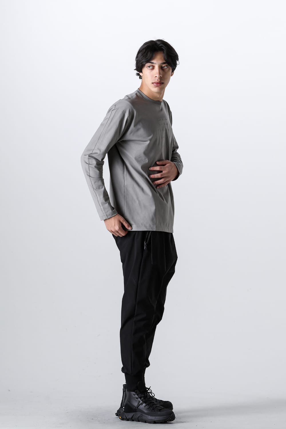 Embroidered L/S T-shirt Gray