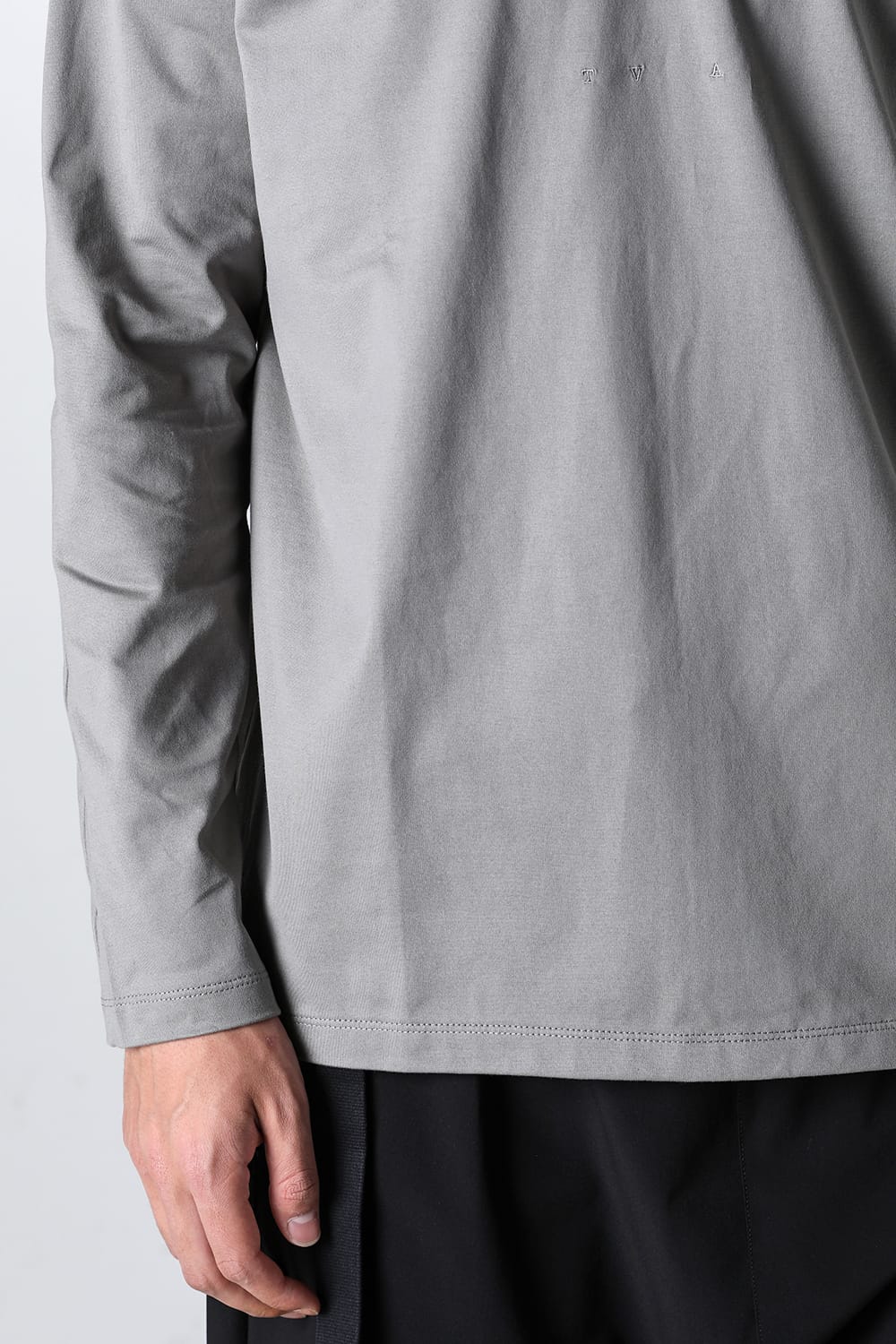 Embroidered L/S T-shirt Gray