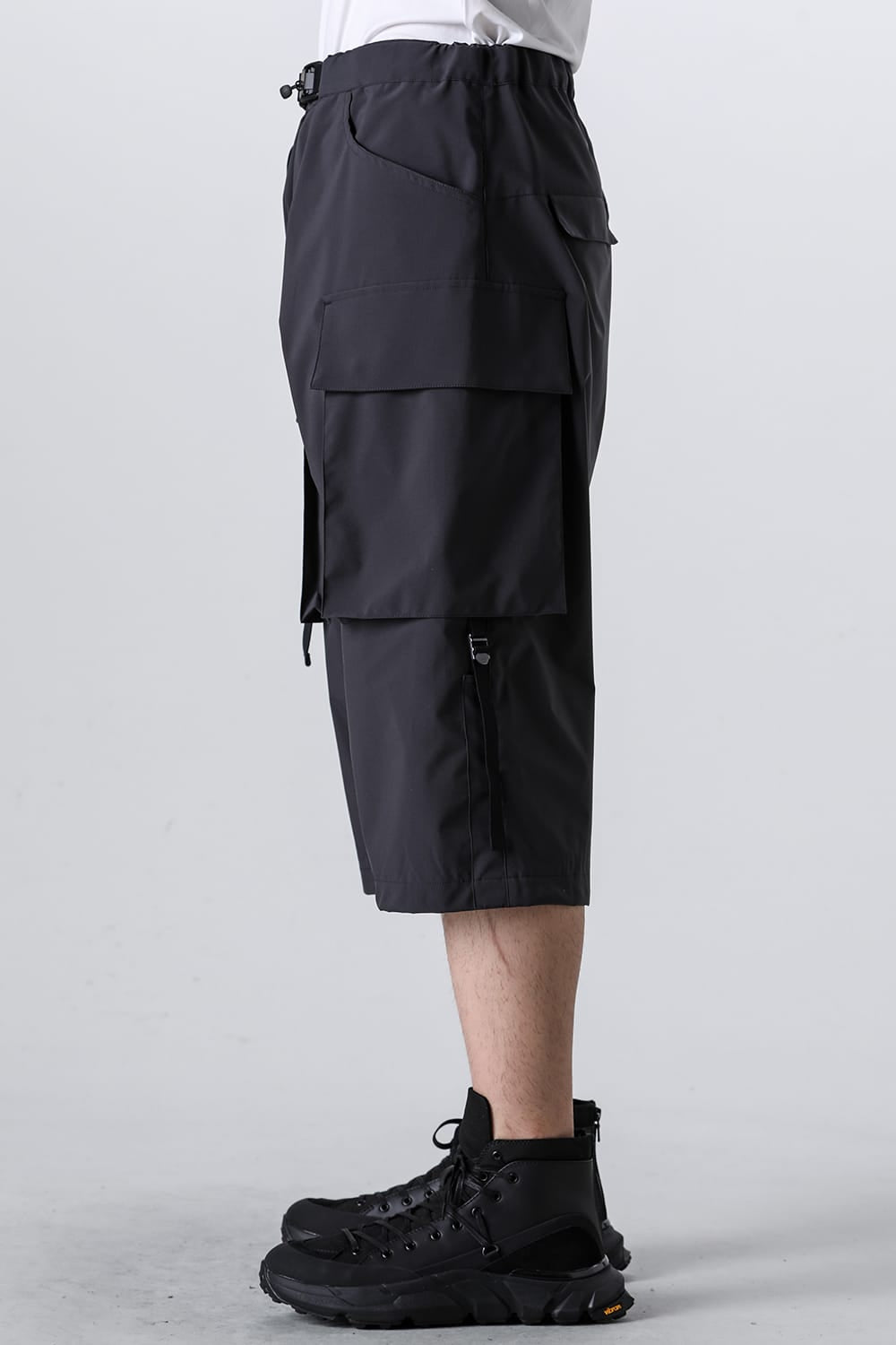 Water-Repellent Short Pants Dark Gray