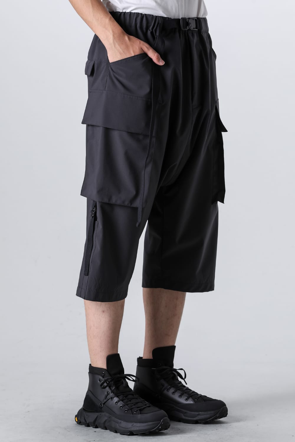 Water-Repellent Short Pants Dark Gray