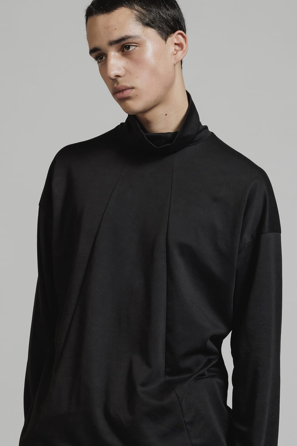 Smooth Turtleneck T-Shirt